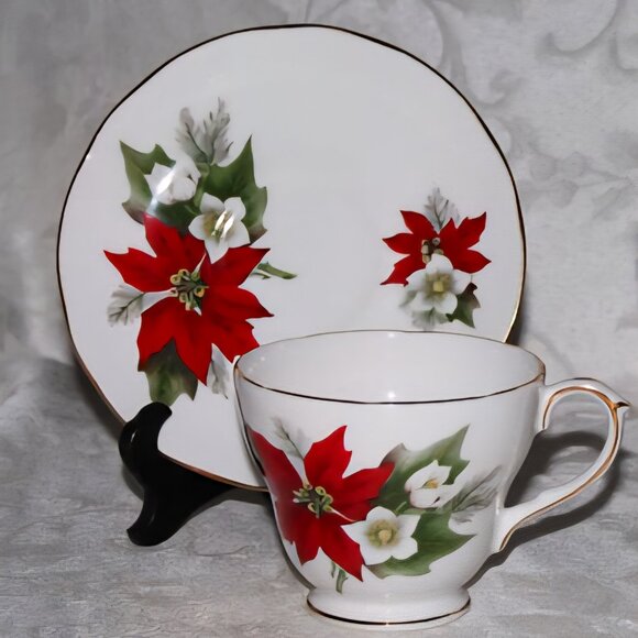 Mismatched Christmas Poinsettia Teacup Set | Bluebird | Royal Heritage - Picture 11 of 13